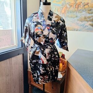 Lian Lin Satin "Geisha Girl" Pattern Short Kimono Robe, Size IZ(Small)